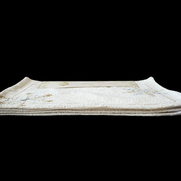 Lillian August Christmas Placemats Set of 4 Gold & Silver Snowflake Holiday Glam - Picture 11 of 13